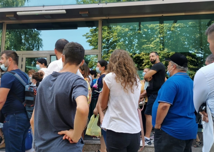 Aglomerație la Bursa Locurilor de Muncă