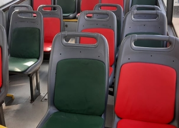 Curățenie în autobuzele tulcene. FOTO Transporturi Publice Tulcea
