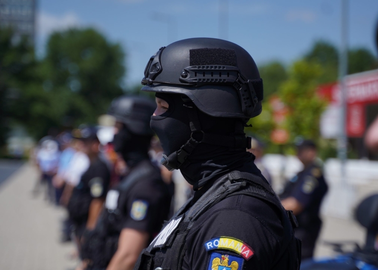 Jandarmii au participat la percheziții. FOTO Cătălin SCHIPOR