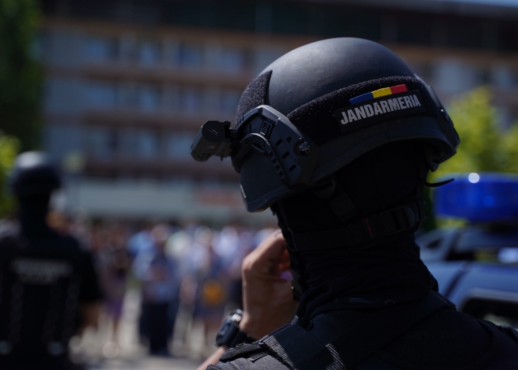 Echipaj de intervenție al jandarmeriei. FOTO Cătălin SCHIPOR