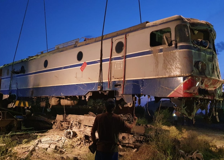 Resturile trenurilor care s-au ciocnit au fost scoase îndepărtate. FOTO CFR Călători