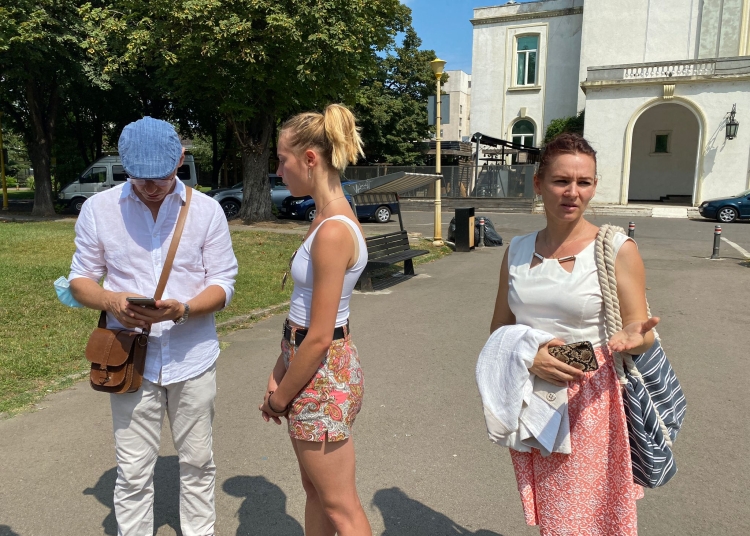 Mai mulți artiști ai Teatrului Național de Operă și Balet „Oleg Danovski“ au protestat în fața instituției de cultură