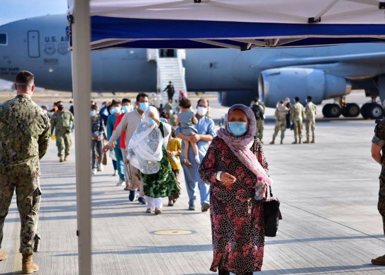 Cetățeni afgani evacuați de armata SUA. FOTO Ambasada SUA București
