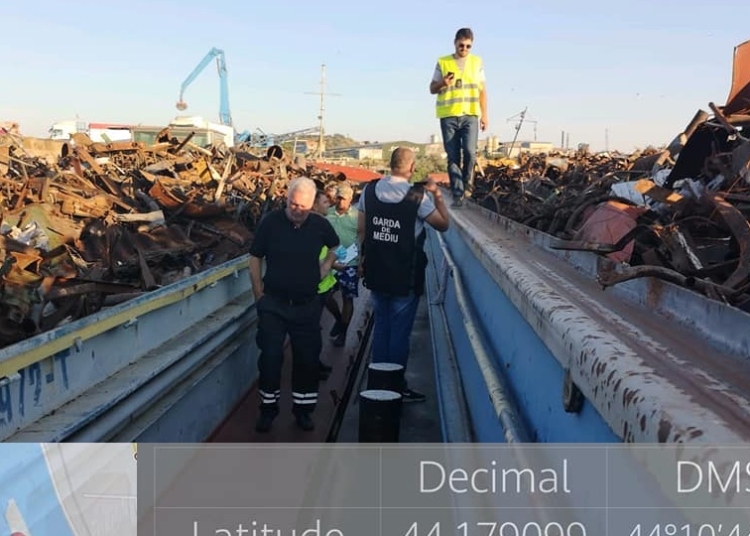 Barja cu deșeuri a fost întoarsă din drum. FOTO Garda de Mediu