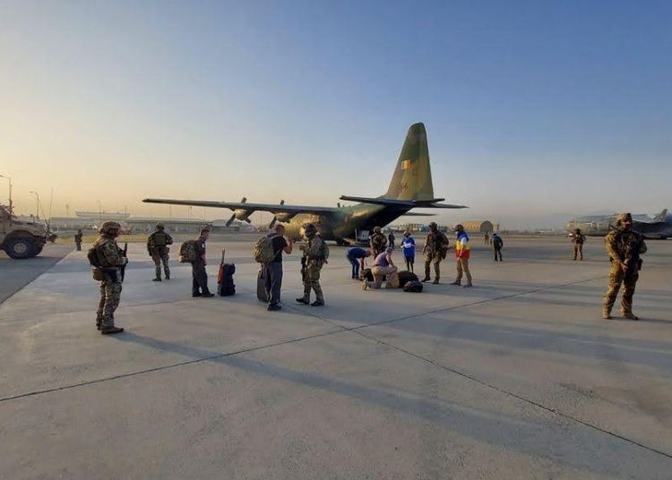 Misiune de repatriere pe aeroportul din Kabul. FOTO MAPN cu rol ilustrativ