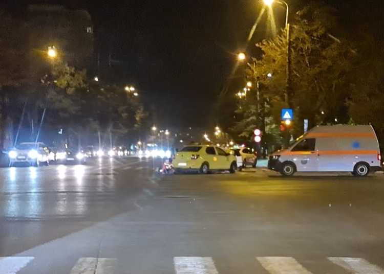 Un taxi a fost implicat în accidentul rutier.  FOTO: Arhivă