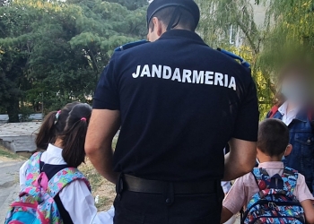 Jandarmii tulceni au ajutat doi copii instituționalizați. FOTO IJJ Tulcea