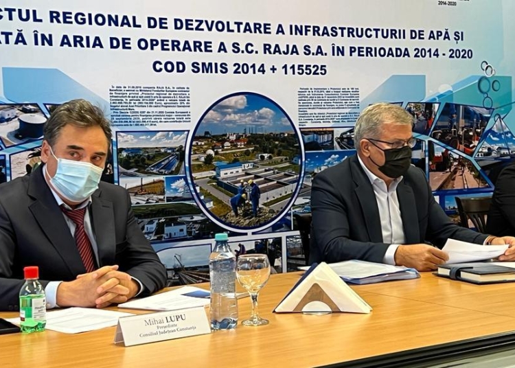 Semnarea contractului în valoare de aproape 71 milioane de lei. FOTO RAJA SA