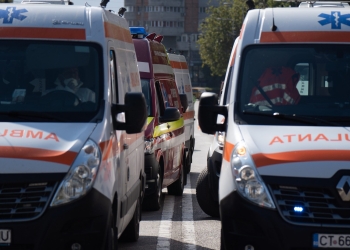 Ambulanțe pregătite. FOTO Cătălin SCHIPOR