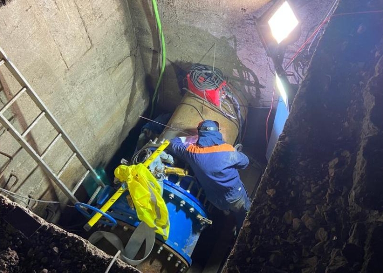 Lucrare la conducta de alimentare cu apă. FOTO RAJA SA