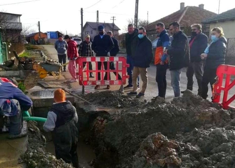 Discuții cu privire la lucrările RAJA din Tuzla. FOTO Reșit Taner