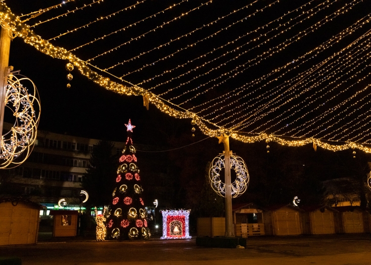 Iluminat festiv în municipiul Tulcea. FOTO Primăria Tulcea