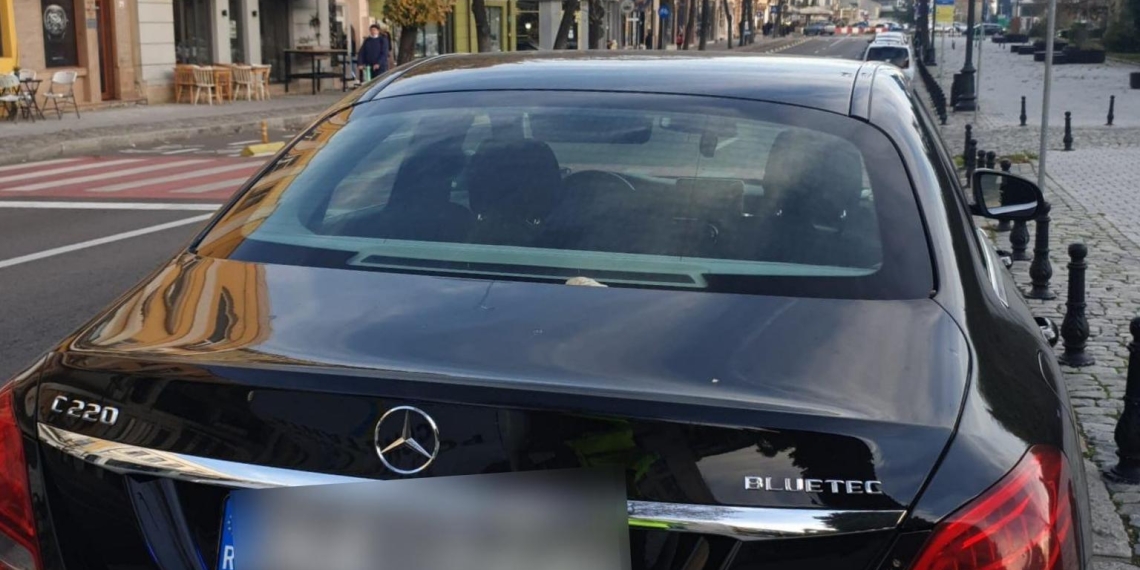 Proprietarii mașinilor au fost sancționați. FOTO Poliția Locală