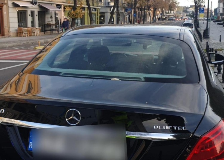 Proprietarii mașinilor au fost sancționați. FOTO Poliția Locală