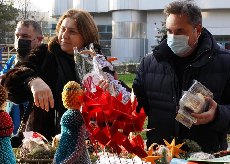 Președintele CJ Constanța a inaugurat târgul de Crăciun. FOTO Cătălin SCHIPOR