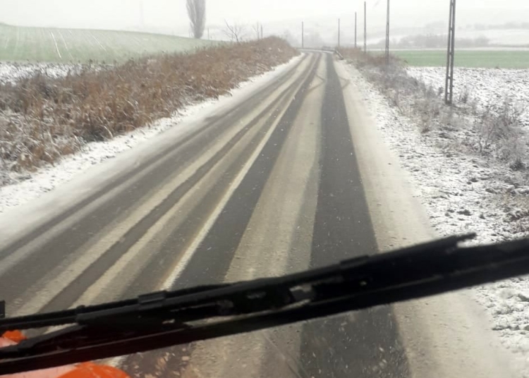 Acțiune de deszăpezire pe drumurile județene din Tulcea. FOTO CJ Tulcea
