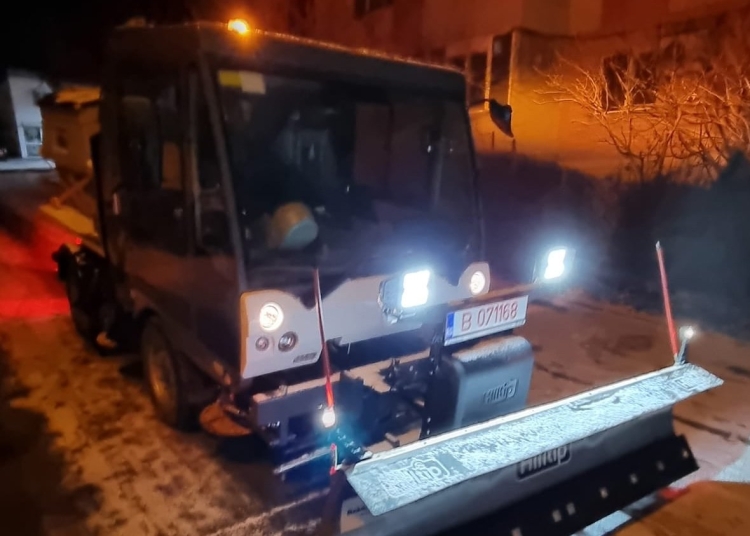 Se acționează pentru deszăpezire. FOTO Primăria Tulcea