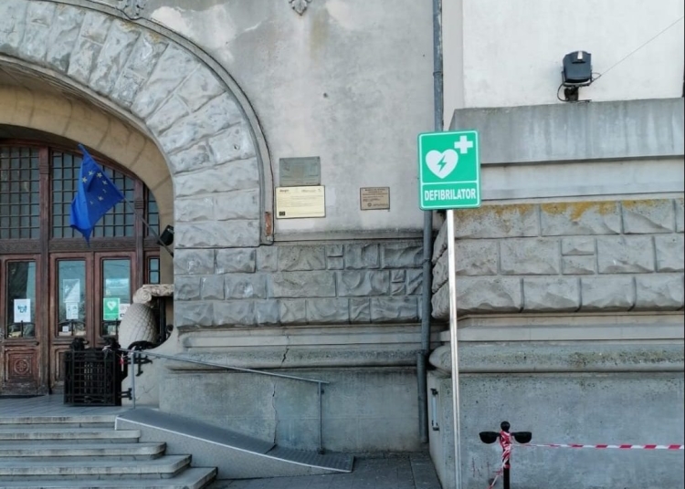 Defibrilator public în Piața Ovidiu din Constanța