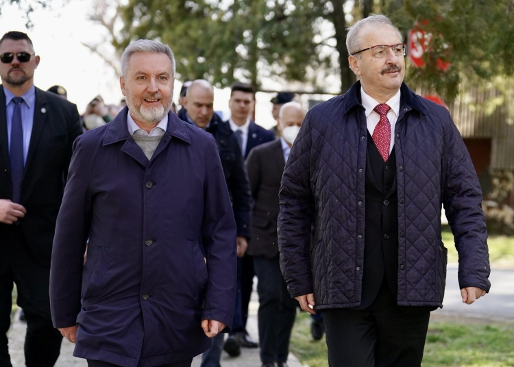 Ministrul italian al Apărării. Lorenzo Guerini si Vasile Dîncu, la Mihail Kogălniceanu. FOTO MAPN