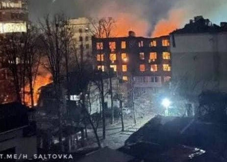 Clădiri civile lovite de proiectile. FOTO Telegram/NEXTA