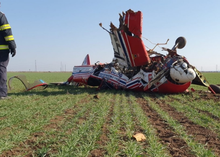 Avionul prăbușit în localitatea prahoveana Strejnicu. FOTO ISU Prahova