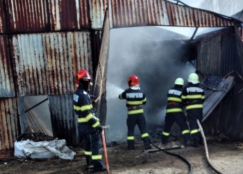 Pompierii au intervenit pentru stingerea incendiului. FOTO ISU Ialomița