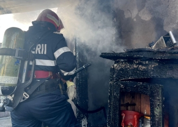 Pompierii au stins incendiul. Imagine cu rol ilustrativ