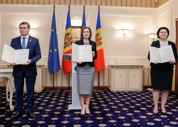 Maia Sandu a semnat cererea de aderare a Republicii Moldova la UE. FOTO Facebook/Maia Sandu