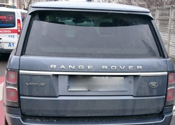 Mașini parcate neregulamentar în Constanța. FOTO Primăria Constanța