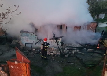 Pompierii au reușit cu greu să stingă incendiul. FOTO ISU Vâlcea