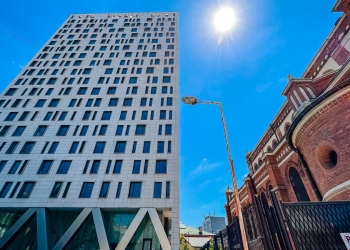 Cathedral Plaza va fi demolată. FOTO Facebook/Nicușor Dan