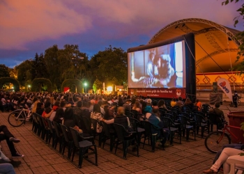 Cinema in aer liber - sursa foto: paginidecultura.ro