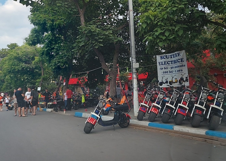 Centru de închiriere trotinete și scutere electrice. FOTO Cătălin SCHIPOR