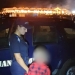 Băiețelul rătăcit a fost ajutat de jandarmi să ajungă la părinți. FOTO IJJ Tulcea