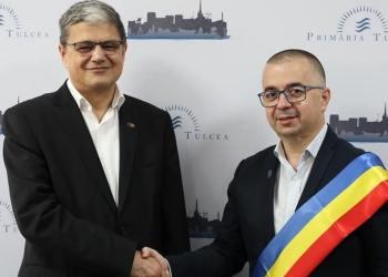 Primarul Ștefan Ilie și ministrul Marcel Boloș. FOTO Primăria Tulcea