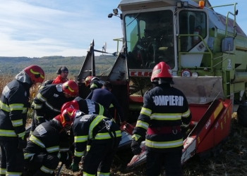Pompierii au intervenit pentru a elibera victima. FOTO ISU Iași