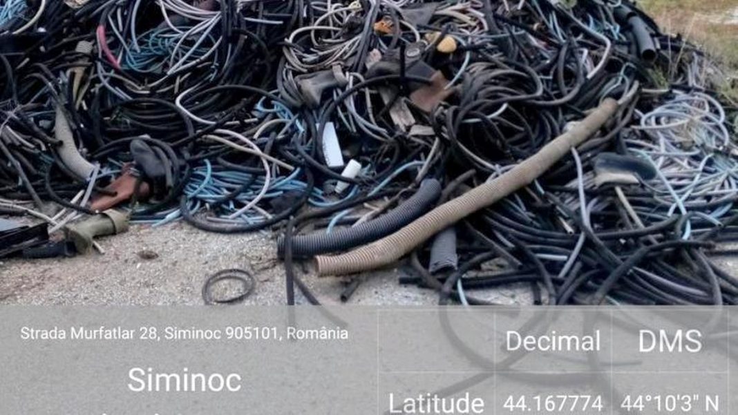FOTO O societate de colectare deșeuri a lăsat dezastru la punctul de ...