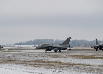 Aeronave Eurofighter Typhoon și Aeronave CF-18 Hornet au aterizat în România. FOTO Forțele Aeriene Române