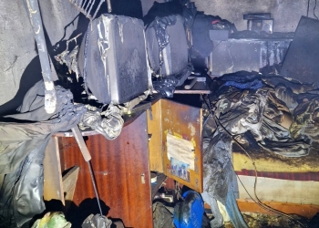 Incendiul a afectat întreaga locuință. FOTO ISU Dolj