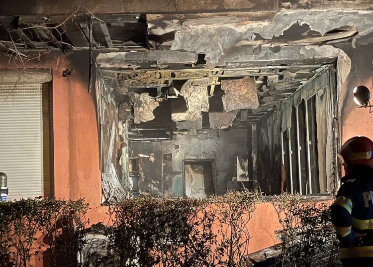 Incendiul izbucnit într-un bloc. FOTO Focus Press