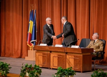 Investirea ministrului  Angel Tîlvăr. FOTO MAPN