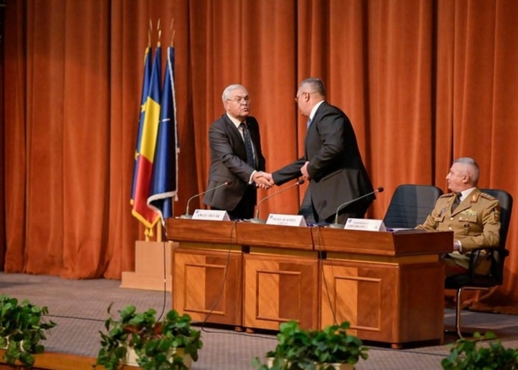Investirea ministrului  Angel Tîlvăr. FOTO MAPN