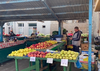 Fructe cu pesticide au fost identificate în mai multe județe. Ce produse sunt neconforme