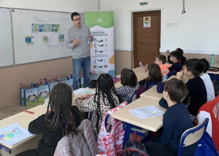 Educație ecologică la școală. FOTO Polaris M Holding