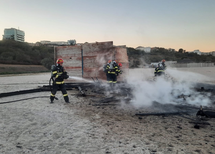 Incendiu bar plaja Modern