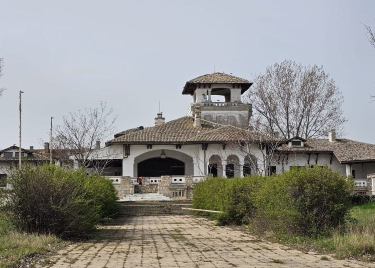 Primăria Constanța va cumpăra terenul pe care se află Castelul Regal din stațiunea Mamaia: a fost stabilit prețul