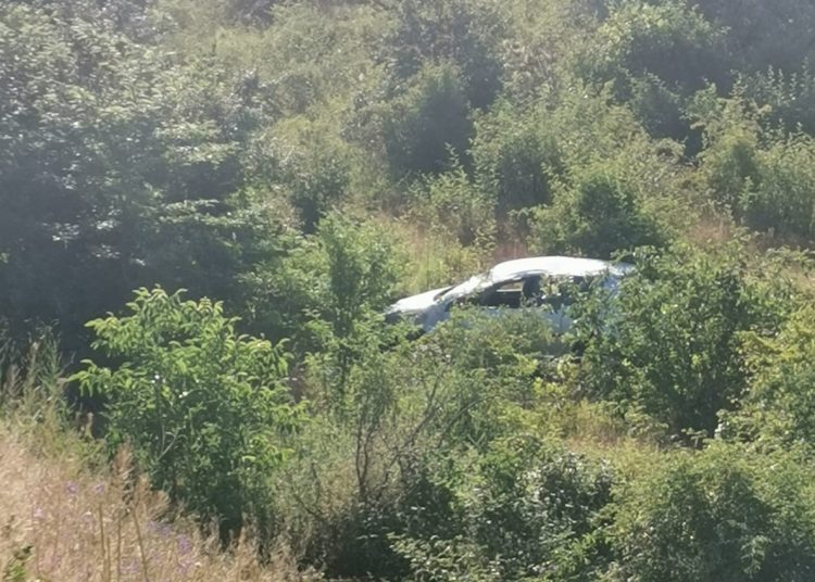 O mașină a ieșit în afara părții carosabile, în Murfatlar