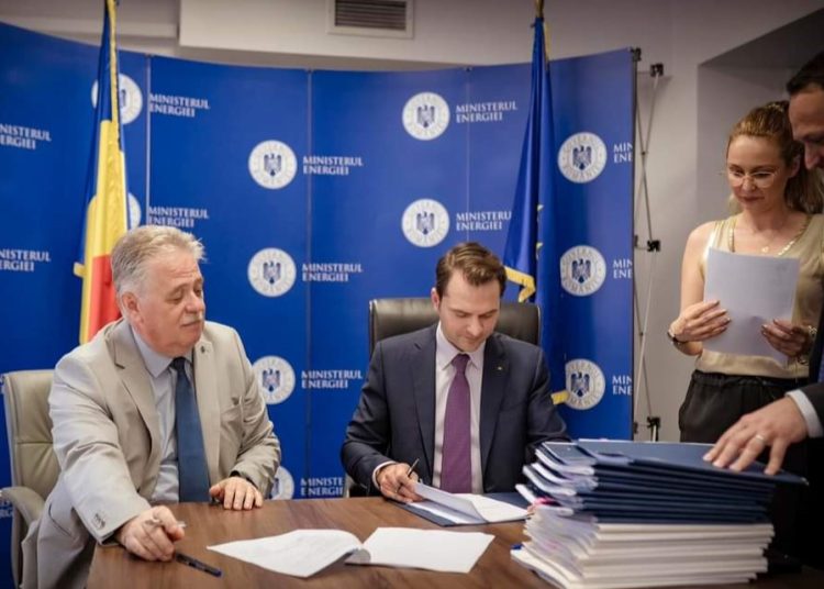 Marcel Iliescu și Sebastian Burduja, ministrul Energiei
