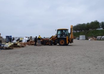 Demolare construcții plaja-Dacica din Constanța