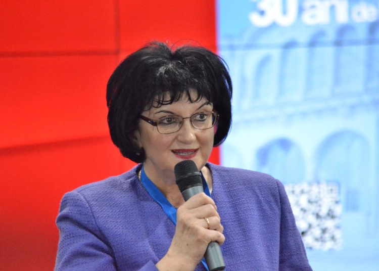 Laura Condur